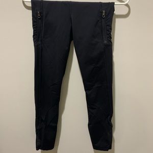 black lulu inspire tight II leggings!